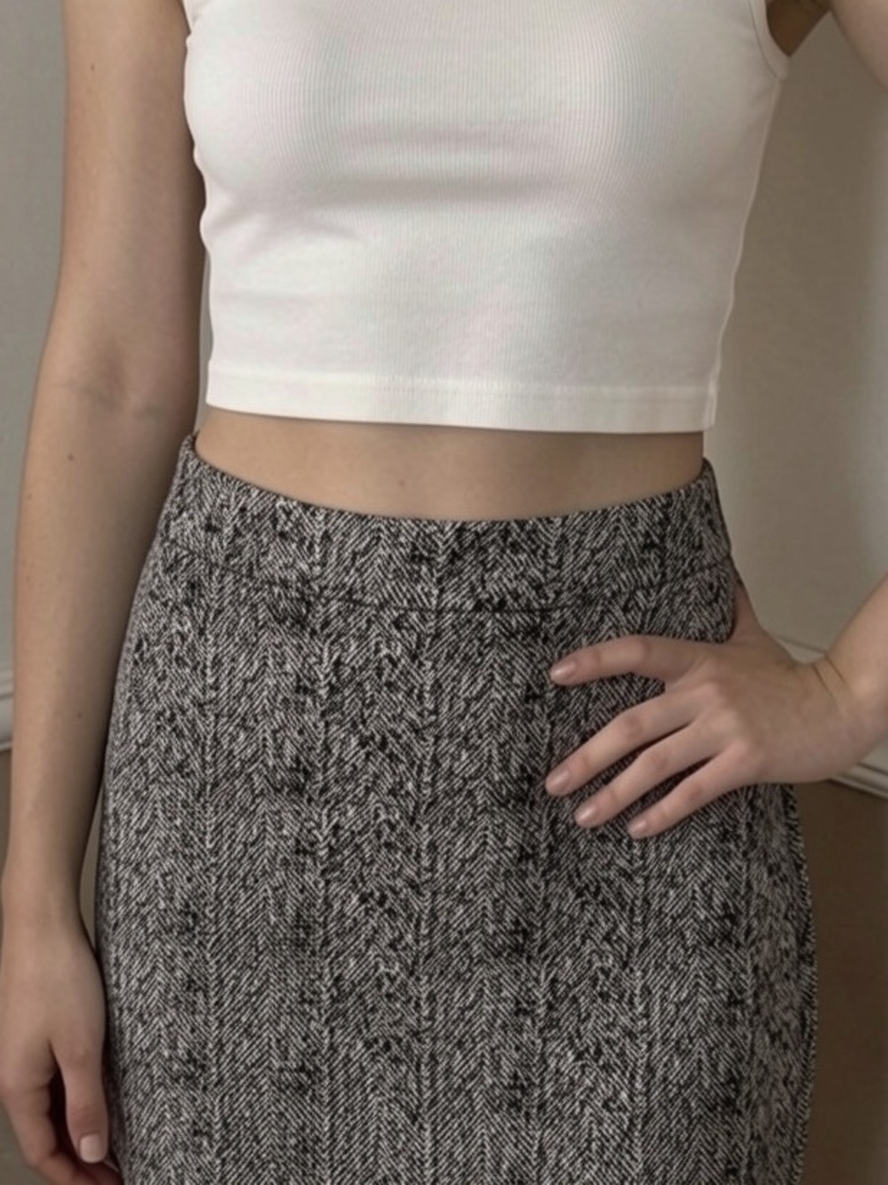 ❤️ 5 for $20! CAbi Black & White Herringbone mini Pencil Skirt